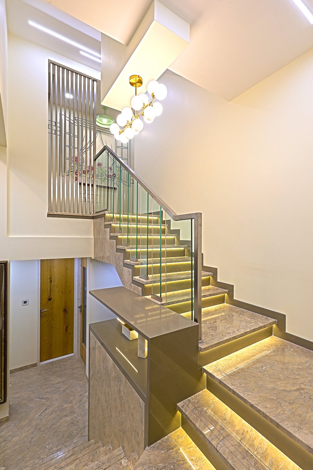 10 - STAIRCASE 1